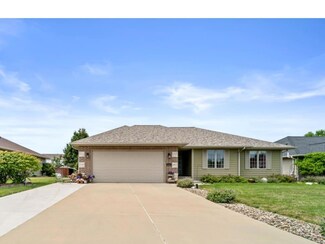 1124 12th Ave SE, Altoona, IA 50009