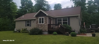 201 Creek Rd, Champlain, NY 12919