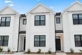 8368 Paramount Point, Winnabow, NC 28479