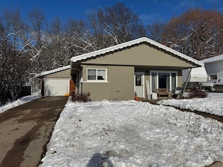 711 E Grandview Ave, Rushford, MN 55971