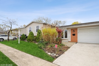 1000 Yorkshire Dr, Hanover Park, IL 60133