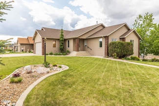 4256 High Creek Rd, Bismarck, ND 58503