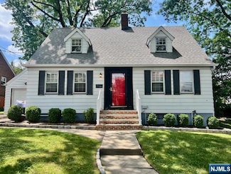 510 Ridgefield Terrace, Ridgefield, NJ 07657