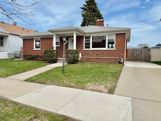 1055 5th St, Wyandotte, MI 48192