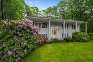 12 Billings Rd, Foxboro, MA 02035