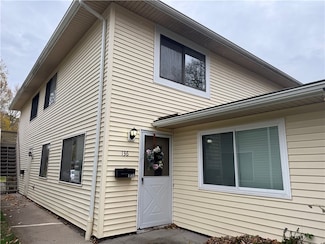 136 Milrace Dr, East Rochester, NY 14445