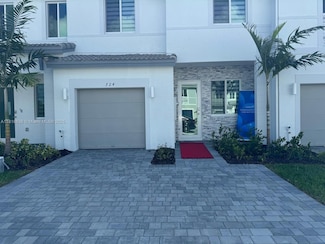 724 SE 13th St Cir, Homestead, FL 33034