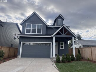 1018 NE 17th Ave, Canby, OR 97013