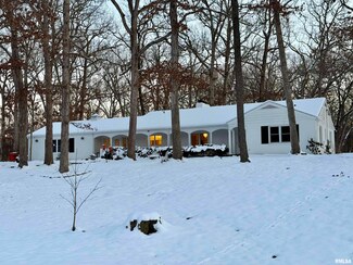 3831 E State Hwy, Shumway, IL 62461