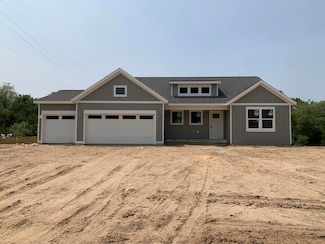 1098 N Washington St SE, Lowell, MI 49331