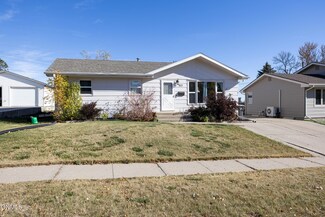1804 6th Ave NW, Mandan, ND 58554