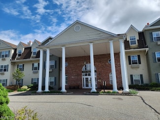 9212 Richmond Rd Unit 9212, West Milford, NJ 07480