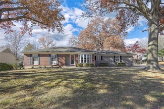 10314 Manor Rd, Leawood, KS 66206