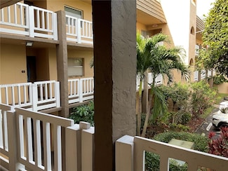 9201 Sunrise Lakes Blvd Unit 205, Sunrise, FL 33322