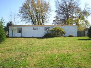1035 S Lewis St, Bloomfield, IN 47424