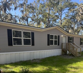 3 Shiney Rd, Saint Helena Island, SC 29920