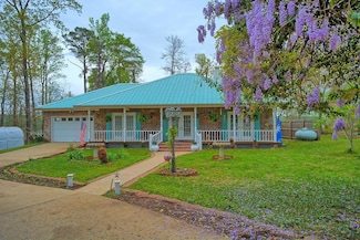 9097 Farm To Market Road 83, Broaddus, TX 75929