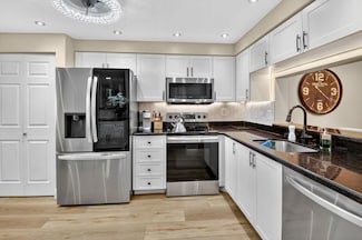 7270 Ashford Place Unit 104, Delray Beach, FL 33446