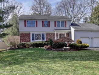 9 Saupe Dr, Manalapan, NJ 07726