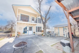 241 N Grove St, Uvalde, TX 78801