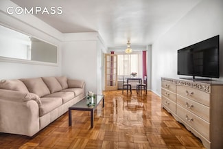 225 E 46th St Unit 4K, New York, NY 10017