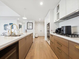 70 Rainey St Unit 2201, Austin, TX 78701