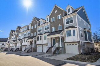 2562 W Towne St, Ann Arbor, MI 48103