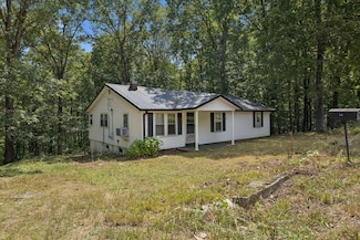 61 Brazzle Rd, Waverly, TN 37185