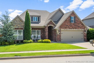 10803 S Sycamore St, Jenks, OK 74037
