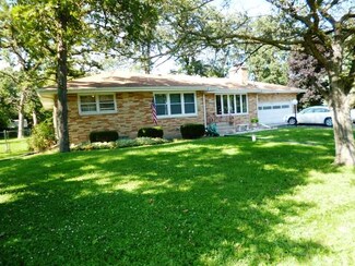 163 231st St, Steger, IL 60475