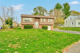 252 Laura Dr, Rochester, NY 14626