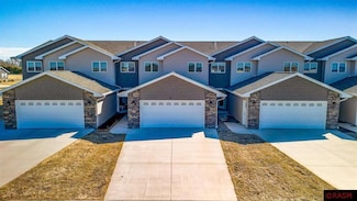 650 650 Haeberle Ave, New Ulm, MN 56073