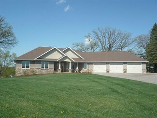 865 Hillside Dr, Byron, IL 61010