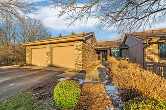 3523 Eagle Bluff Dr NE Unit 109, Grand Rapids, MI 49525