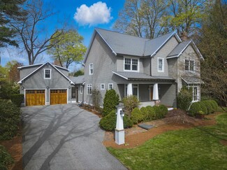 44 Raymond St, Nashua, NH 03064