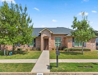 5068 Shiloh Village Dr, Tyler, TX 75703