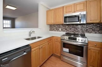 318 54th St Unit 2, West New York, NJ 07093