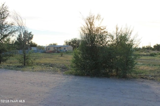 25040 N Cedar Dr, Paulden, AZ 86334