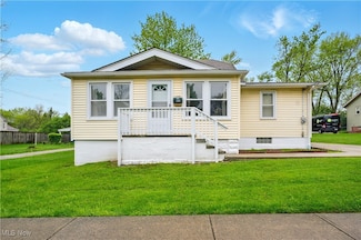 165 Talbot Dr, Bedford, OH 44146