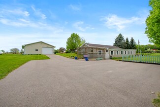 8412 Tasker Rd, Bellevue, MI 49021