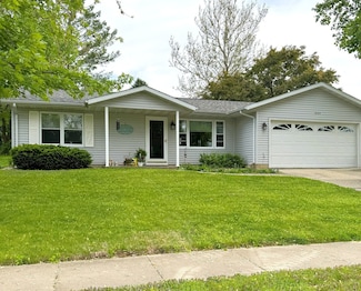 1004 N Hill Dr, Dixon, IL 61021