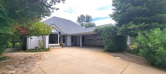 1575 Saint Andrews Dr, Redding, CA 96003