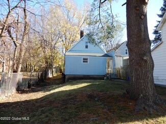 11 Northern Dr, Troy, NY 12182