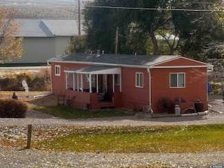 218 S C Ave, Thermopolis, WY 82443