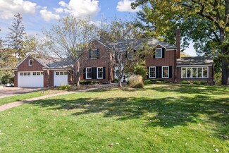 4905 E Sunnyslope Rd, Edina, MN 55424