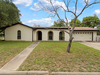 220 E Belton Ave, Rockdale, TX 76567