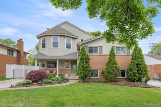 23318 Carlysle St, Dearborn, MI 48124