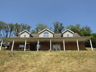 211 Lenkey Rd, Vanderbilt, PA 15486