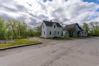 44 Mill St, Houlton, ME 04730