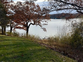 35081 Fairview Rd, Oconomowoc, WI 53066